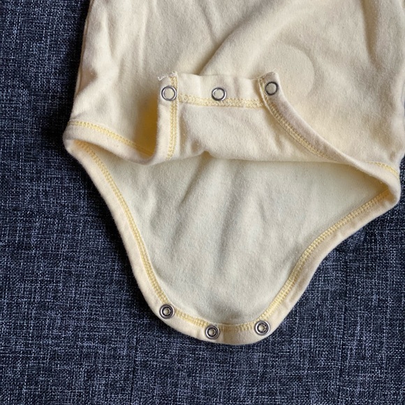 “I’m a cutie, my mom’s a babe & my dad totally rocks” gender neutral onesies - Picture 7 of 7